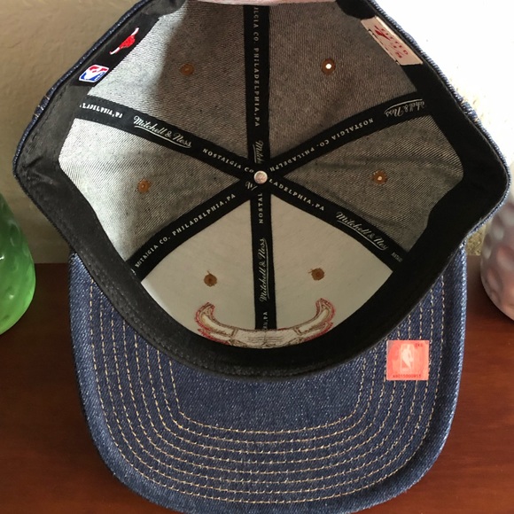 Mitchell & Ness Chicago Bulls Denim Fitted Cap Size 7 3/8 - Picture 5 of 9